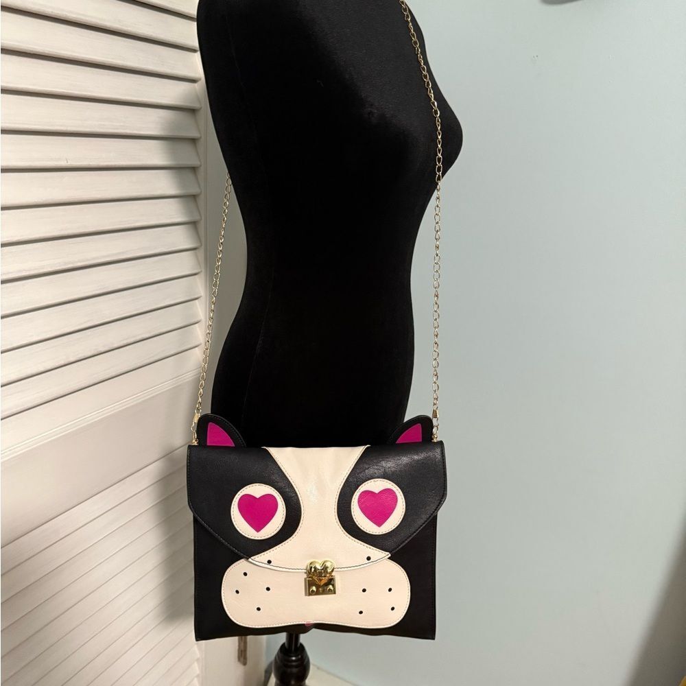 Betsy Johnson Novelty Dog Face bag with gold crossbody chain. Like new condition - Picture 2 of 11